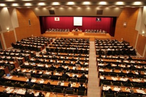 日本医師会館での代議士会の写真